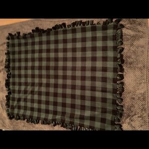 No-Sew fleece blanket green & black plaid Handmade